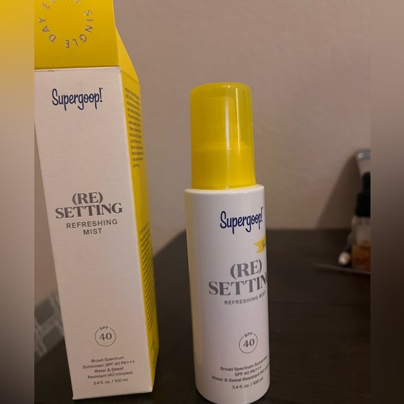 NEW SUPERGOOP SPF SETTING SPRAY - Picture 1 of 3